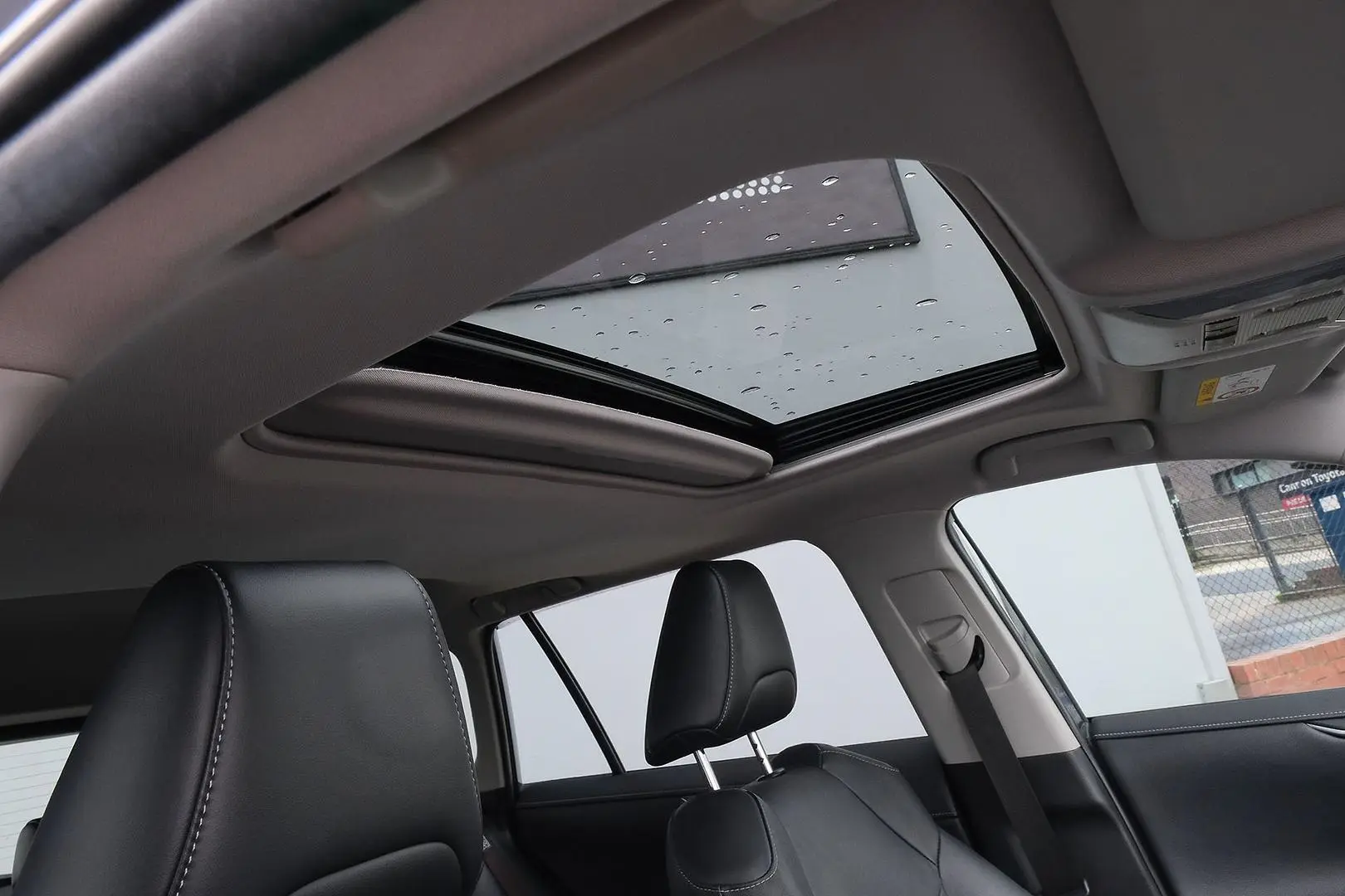 2021 Toyota RAV4 Gallery Image 8