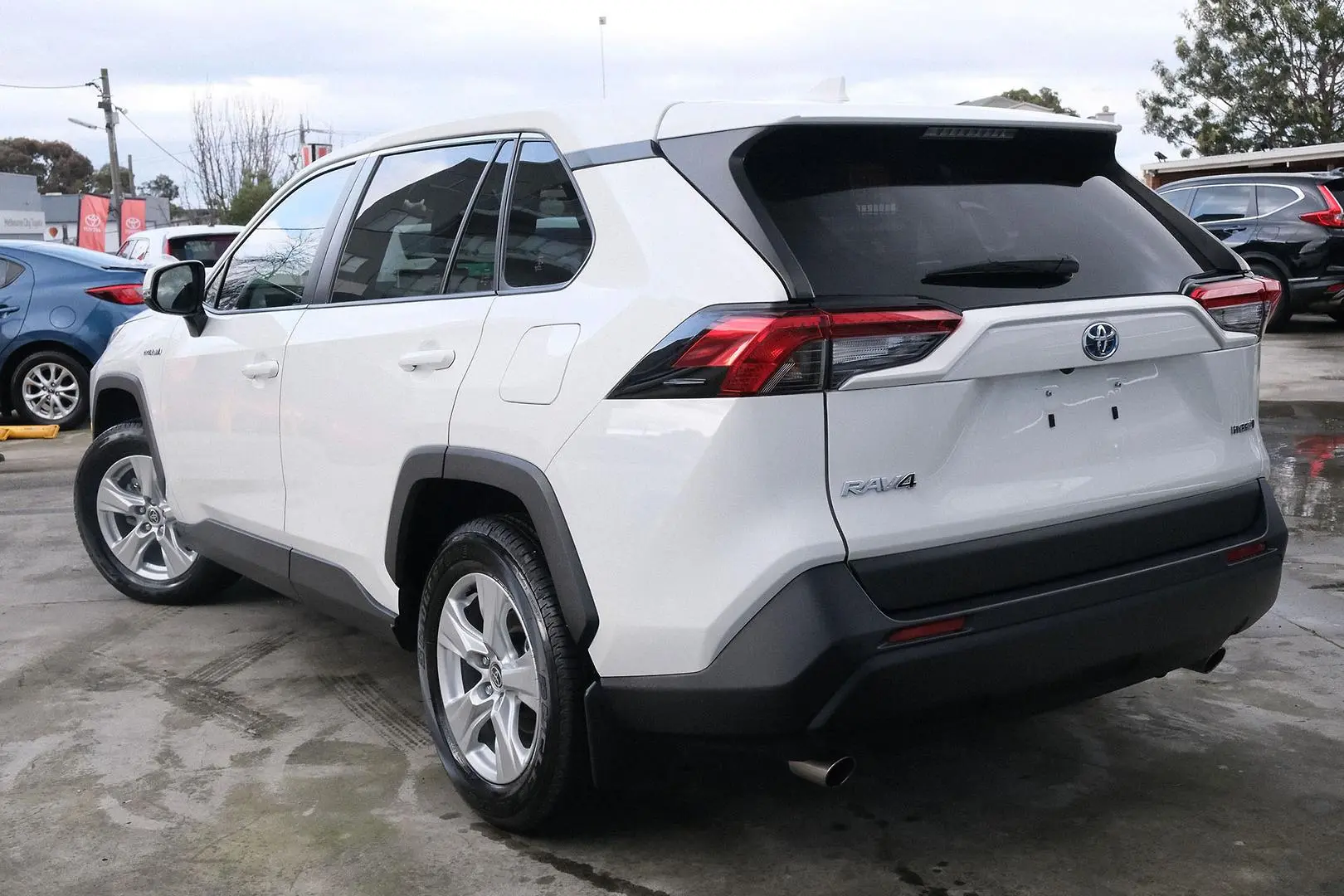 2021 Toyota RAV4 Gallery Image 2