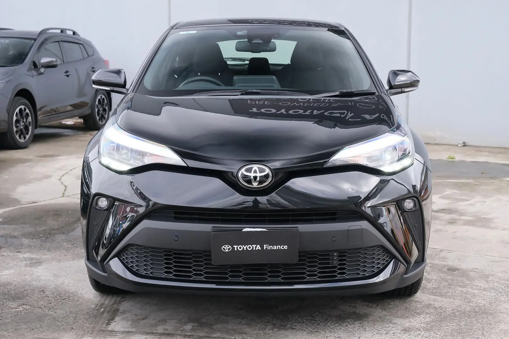 2023 Toyota C-HR Gallery Image 3