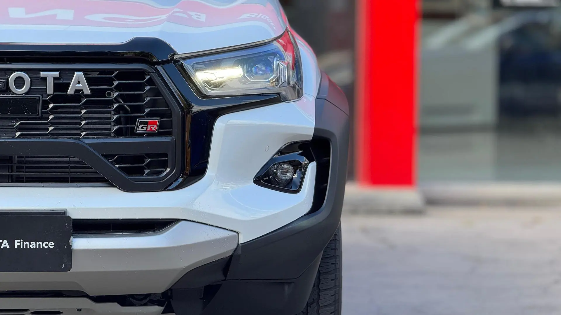 2024 Toyota Hilux Gallery Image 13