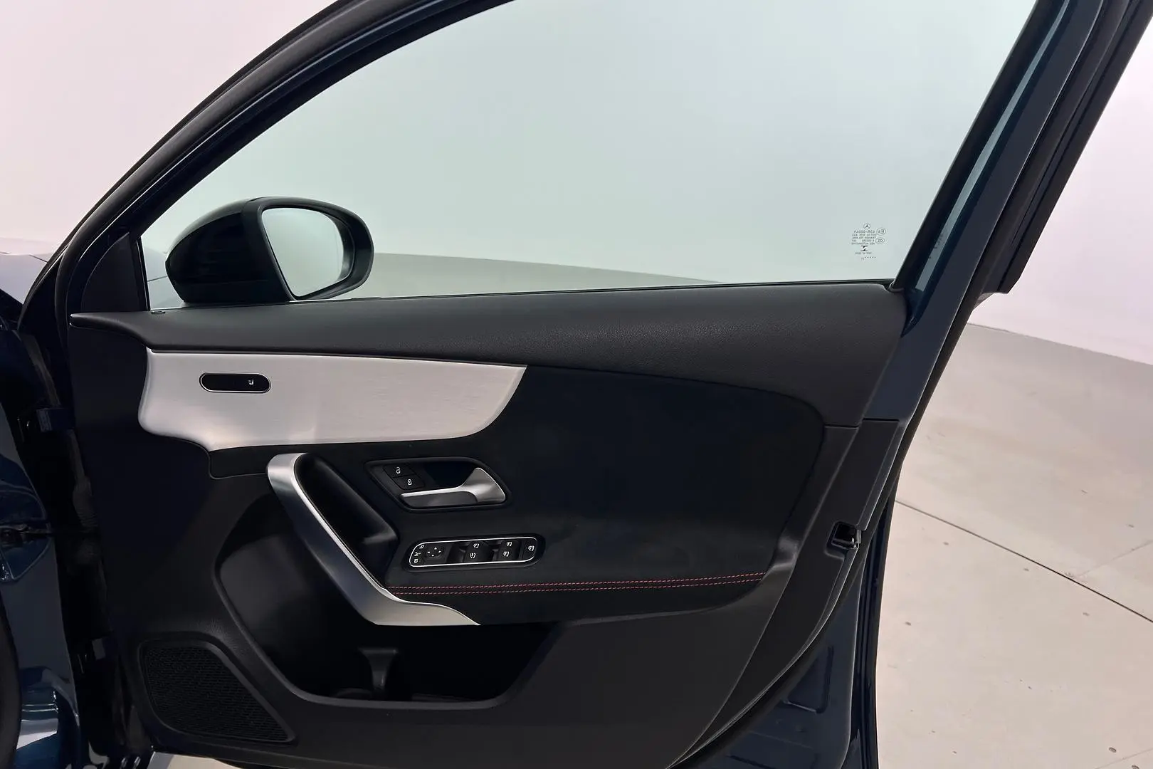 2022 Mercedes-Benz A-Class Gallery Image 18