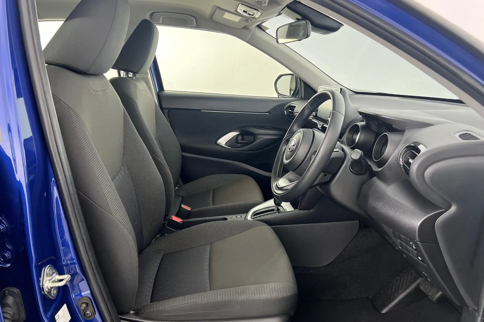 2023 Toyota Yaris Cross Gallery Image 14