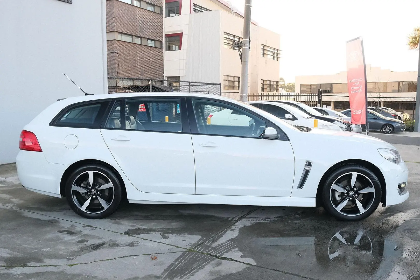 2017 Holden Commodore Gallery Image 5