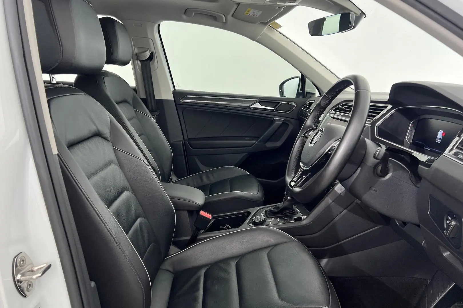 2019 Volkswagen Tiguan Gallery Image 11