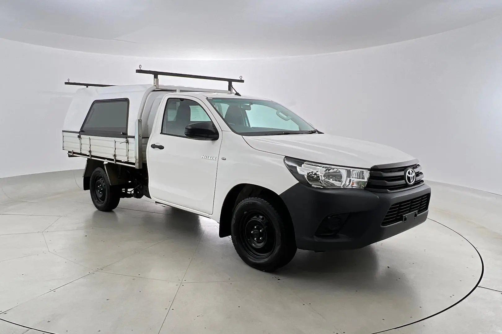 2018 Toyota Hilux Gallery Image 1