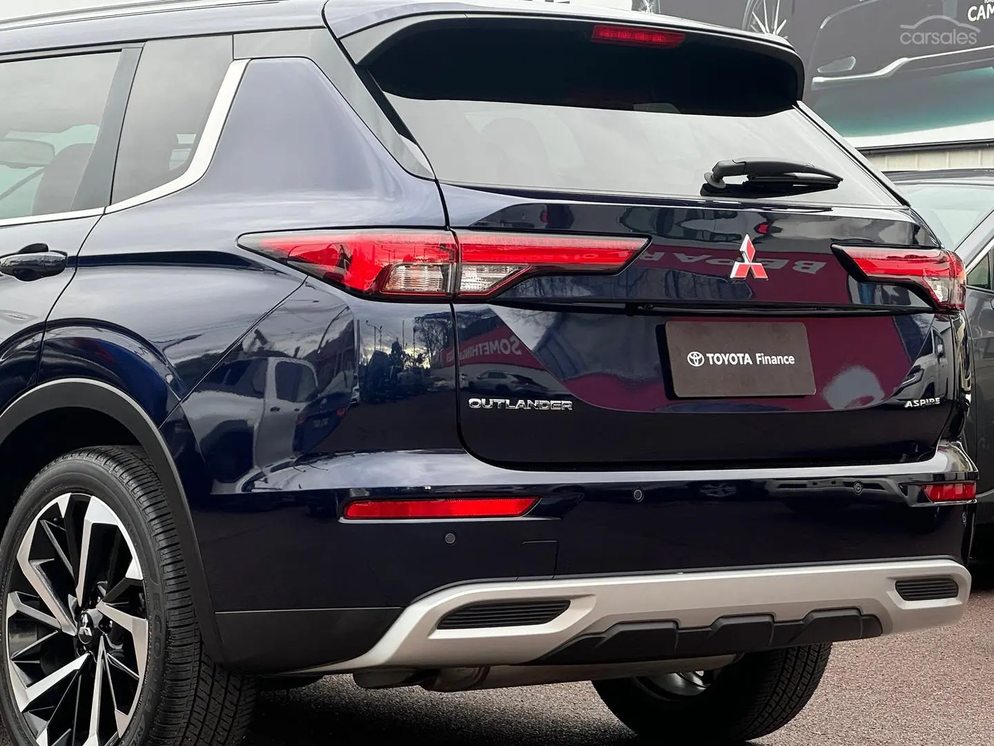 2022 Mitsubishi Outlander Image 8