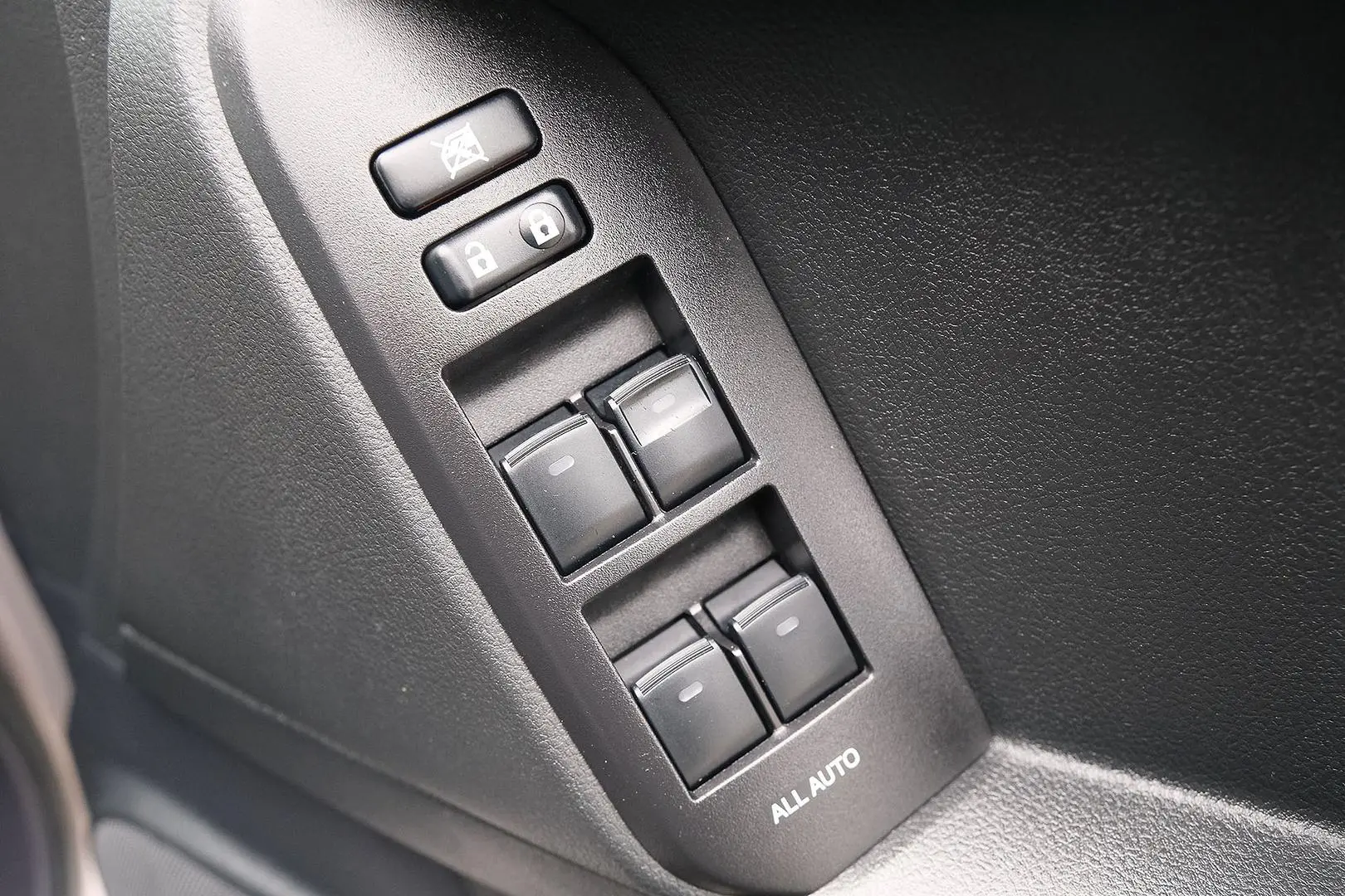 2023 Toyota Landcruiser Prado Gallery Image 12