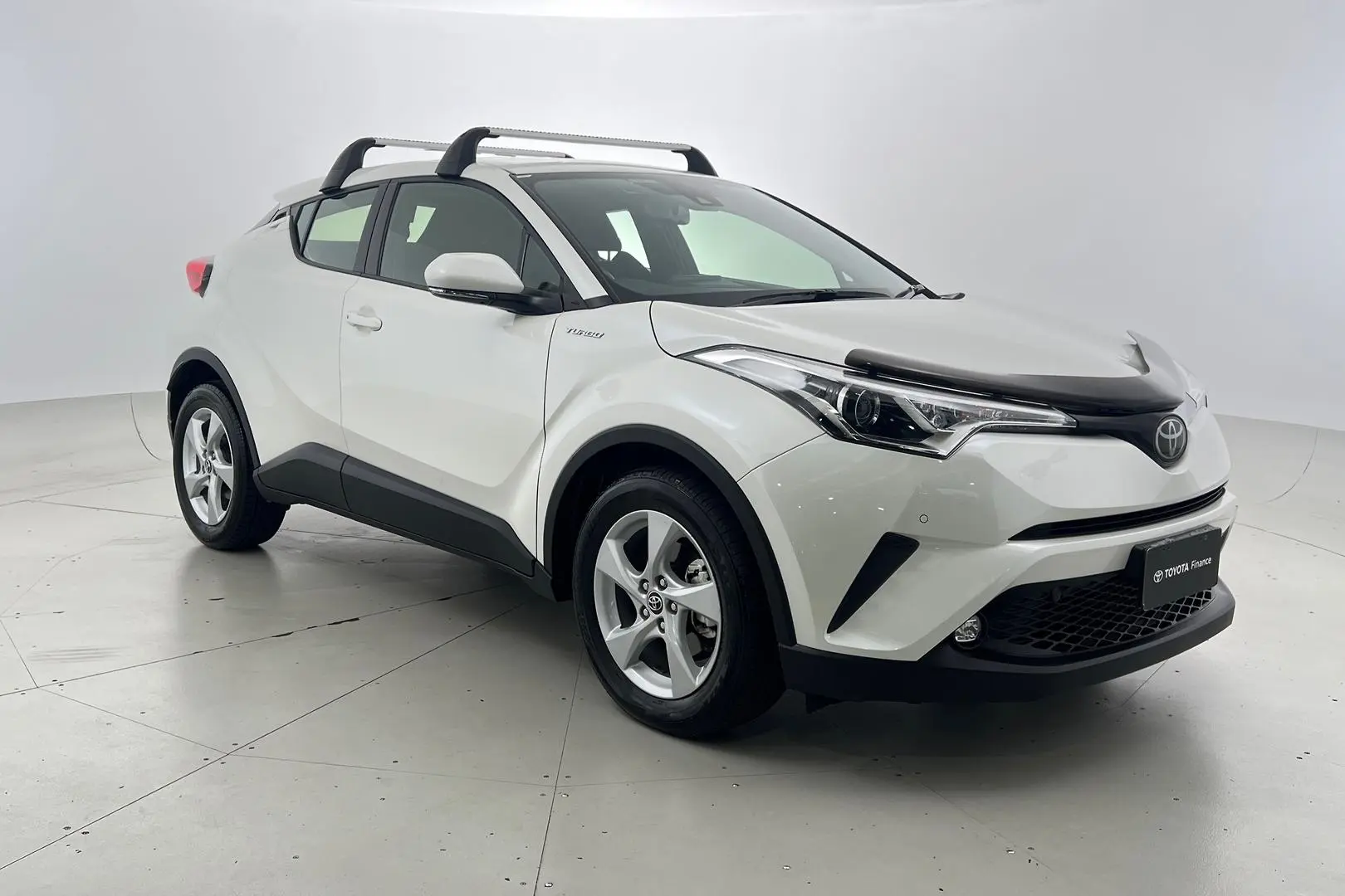 2019 Toyota C-HR Gallery Image 1