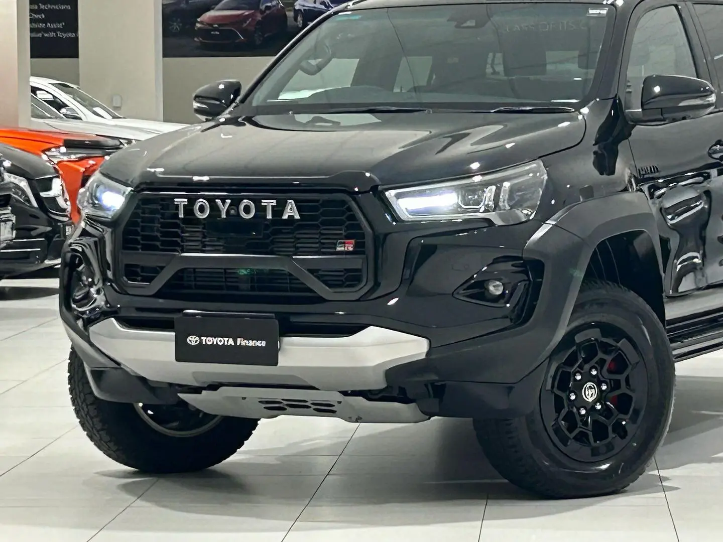 2024 Toyota Hilux Gallery Image 5