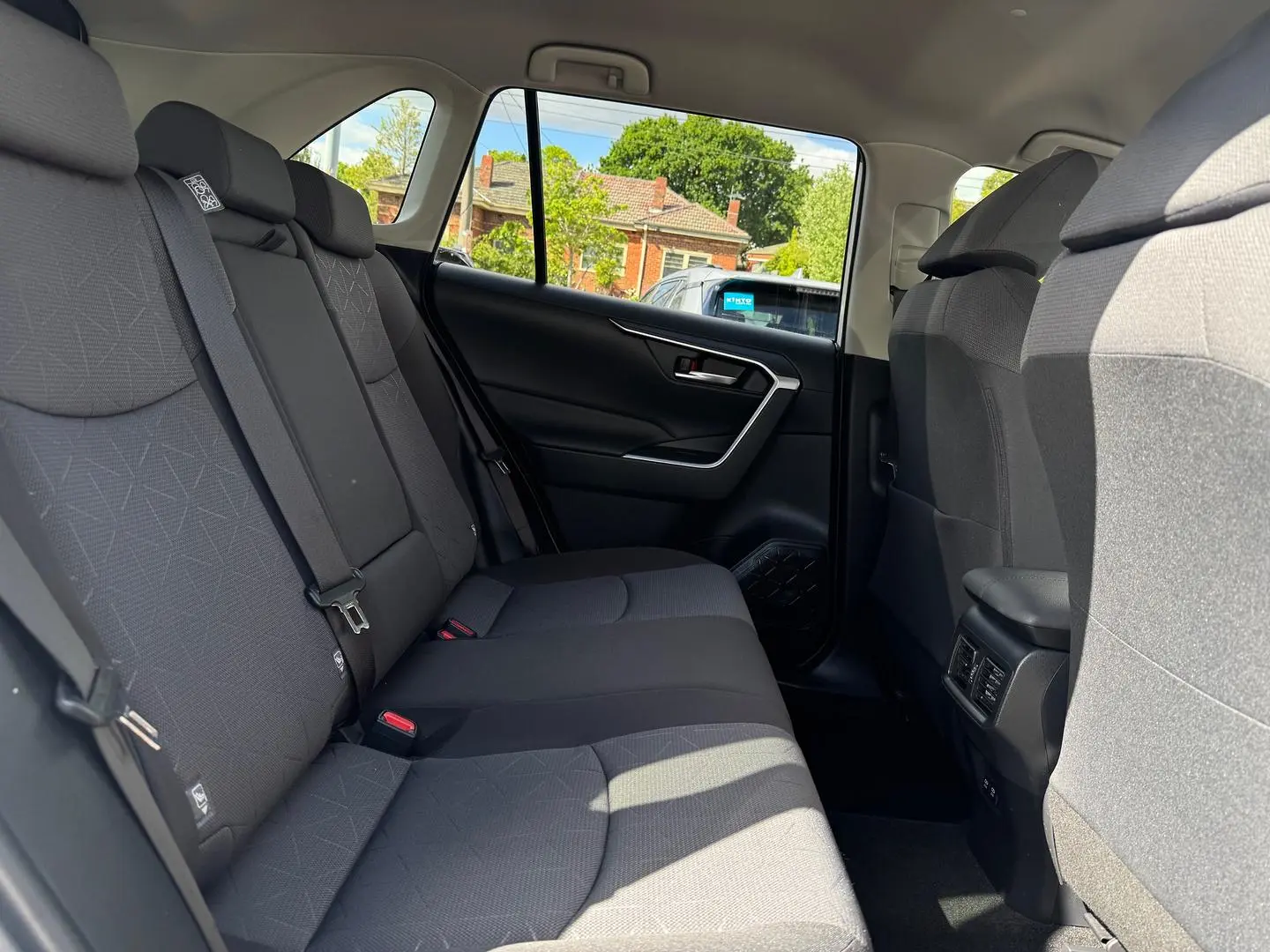 2021 Toyota RAV4 Gallery Image 21