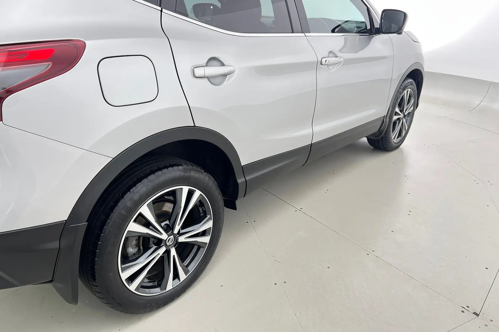 2019 Nissan QASHQAI Gallery Image 6