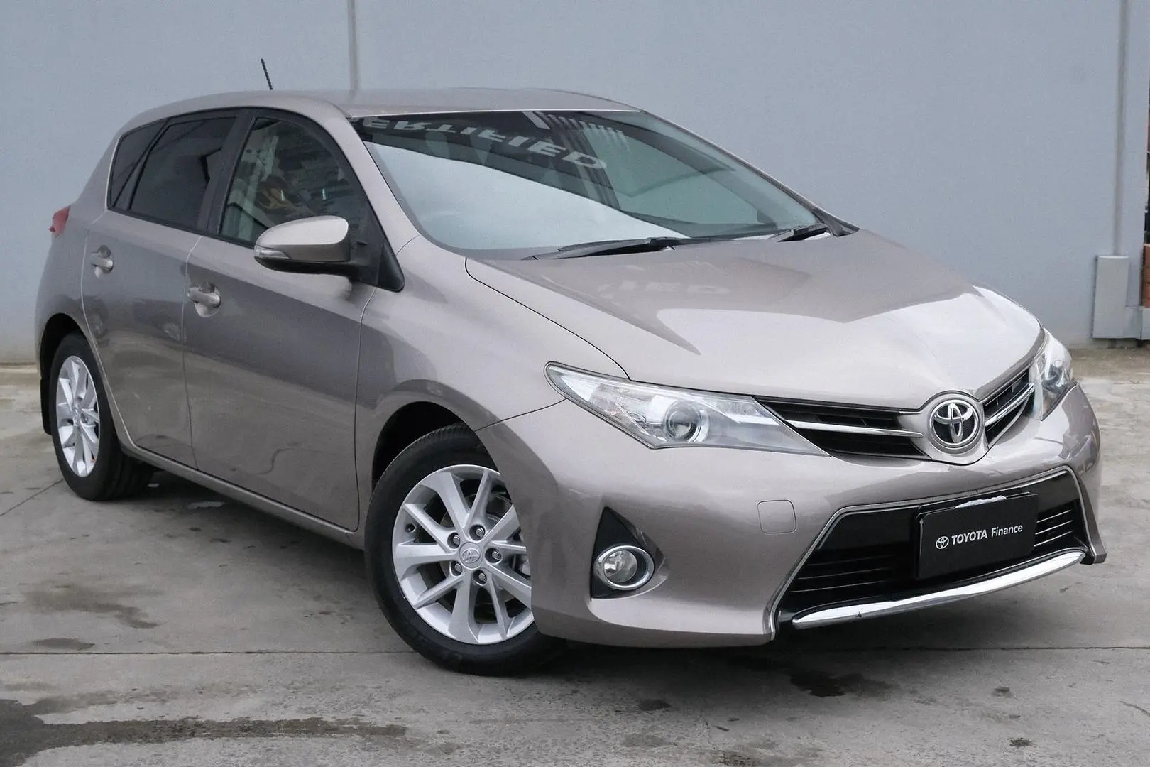 2013 Toyota Corolla Gallery Image 1