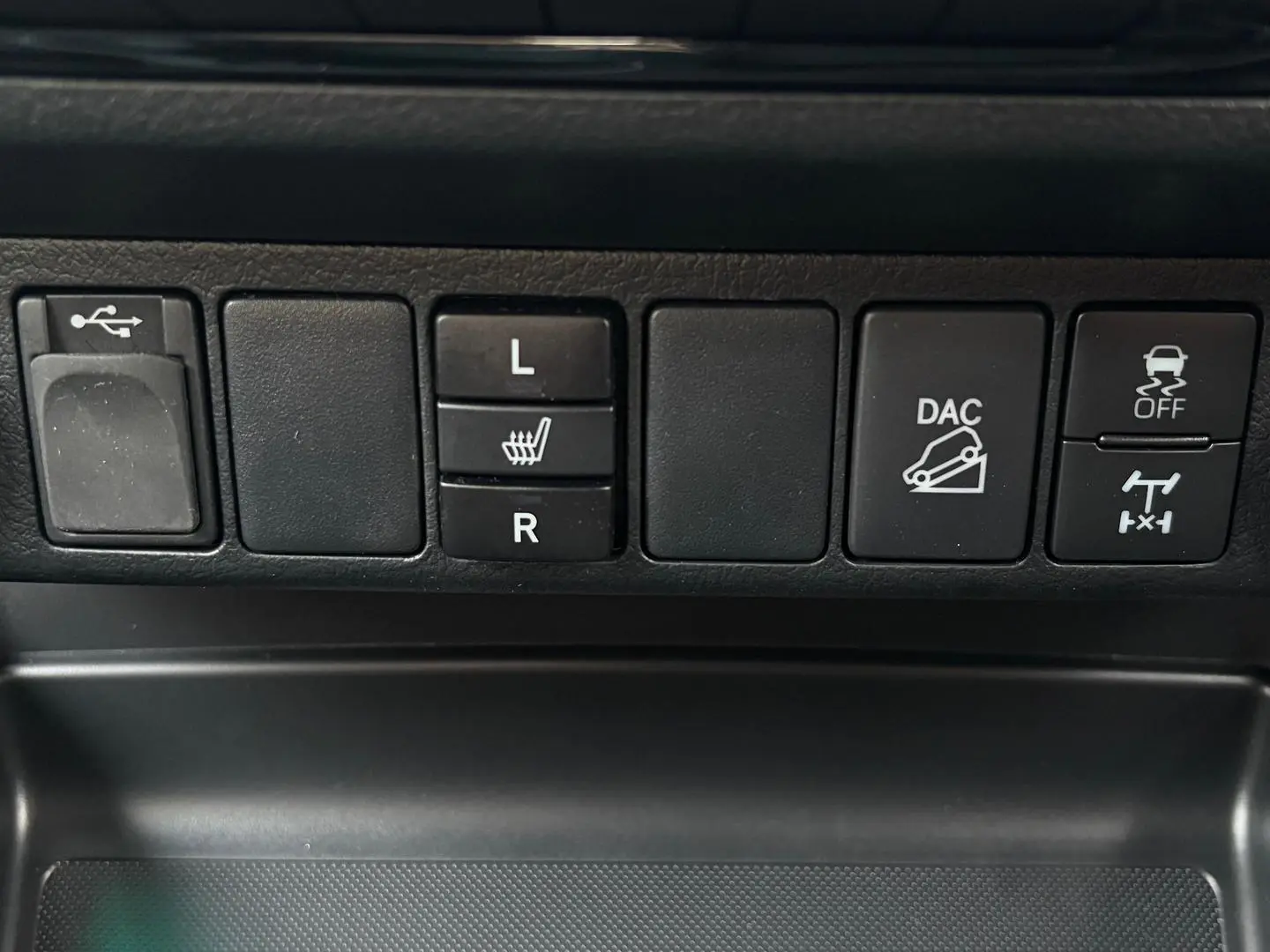 2023 Toyota Hilux Gallery Image 23