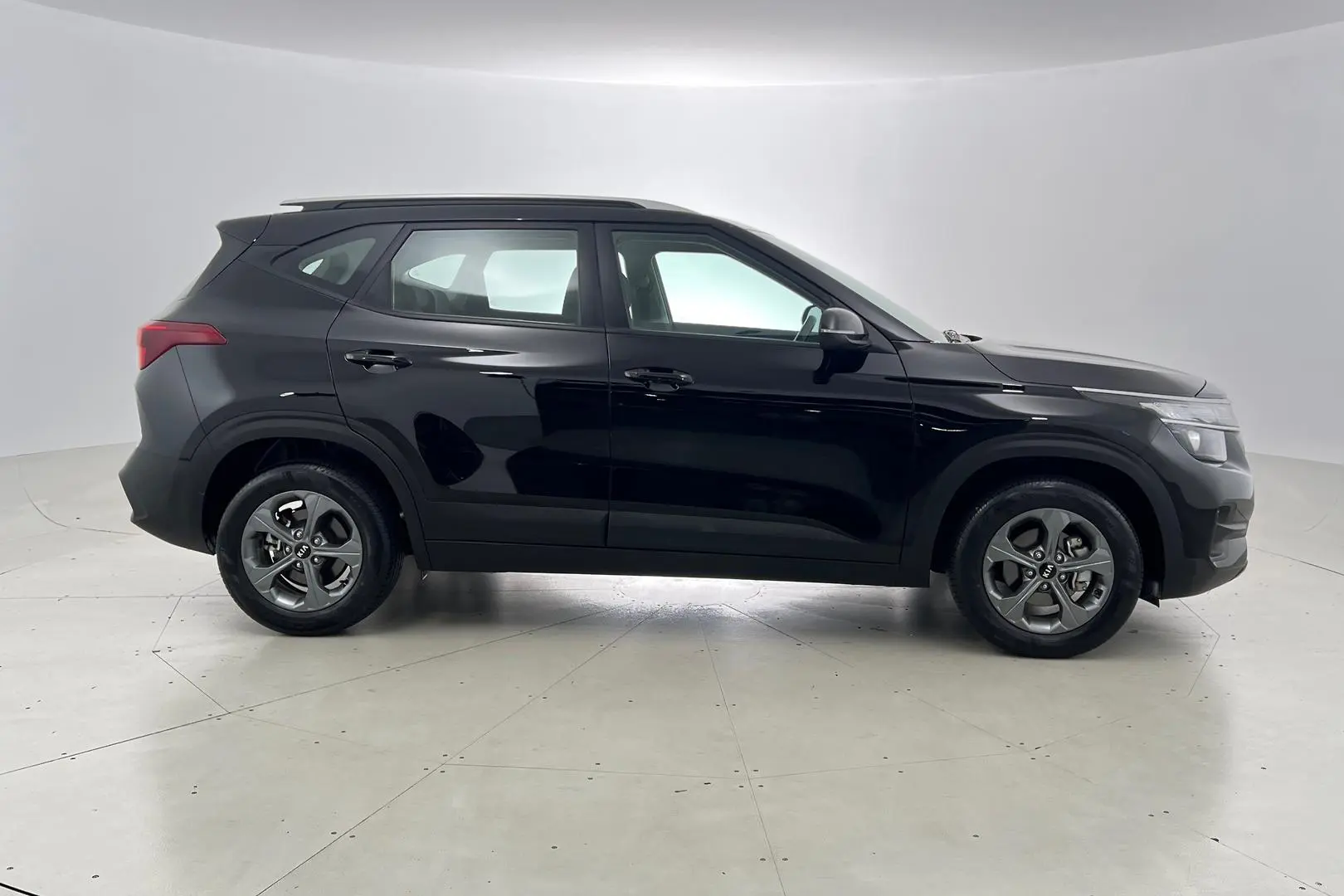 2020 Kia Seltos Gallery Image 3