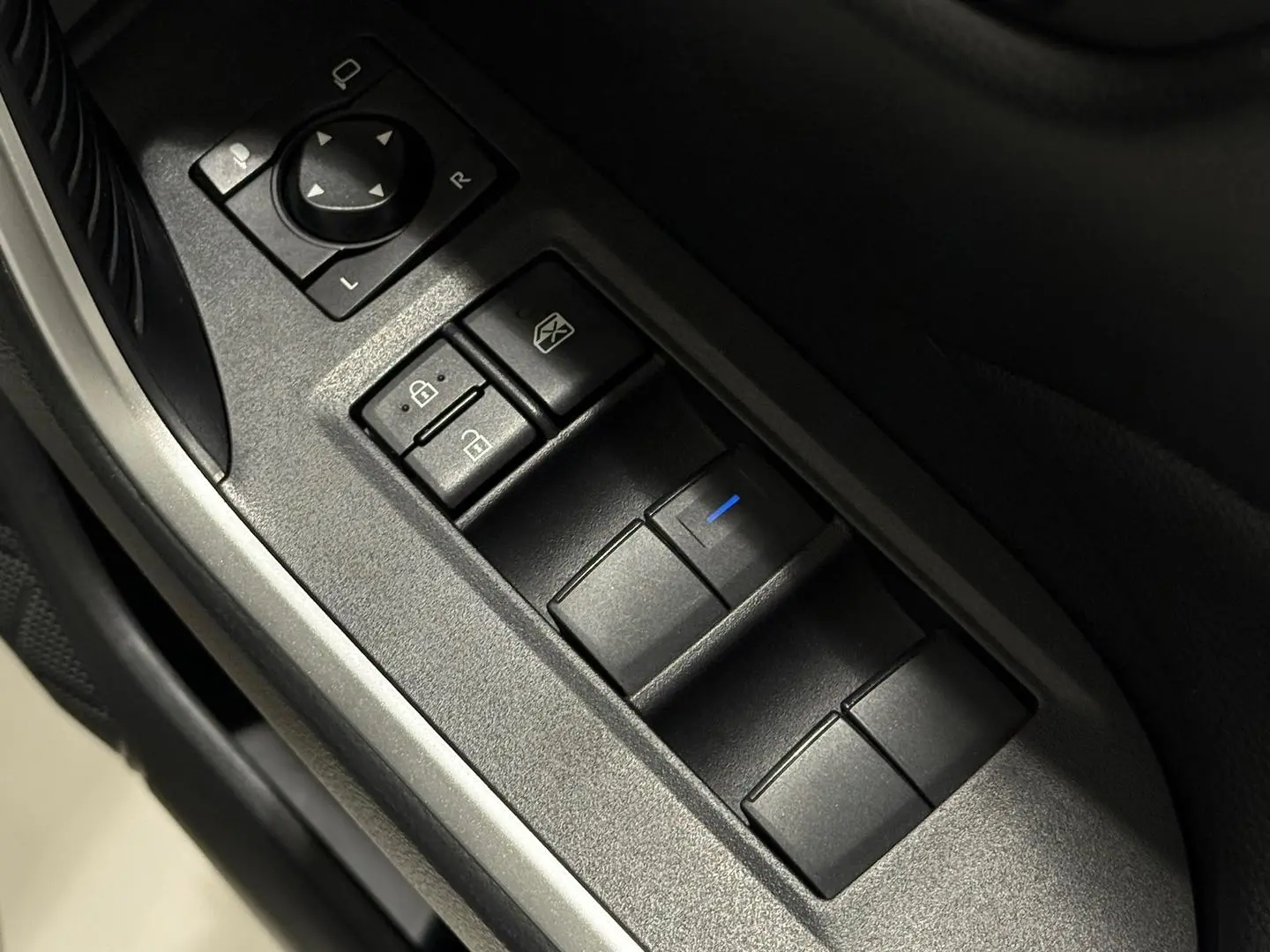 2022 Toyota RAV4 Gallery Image 15