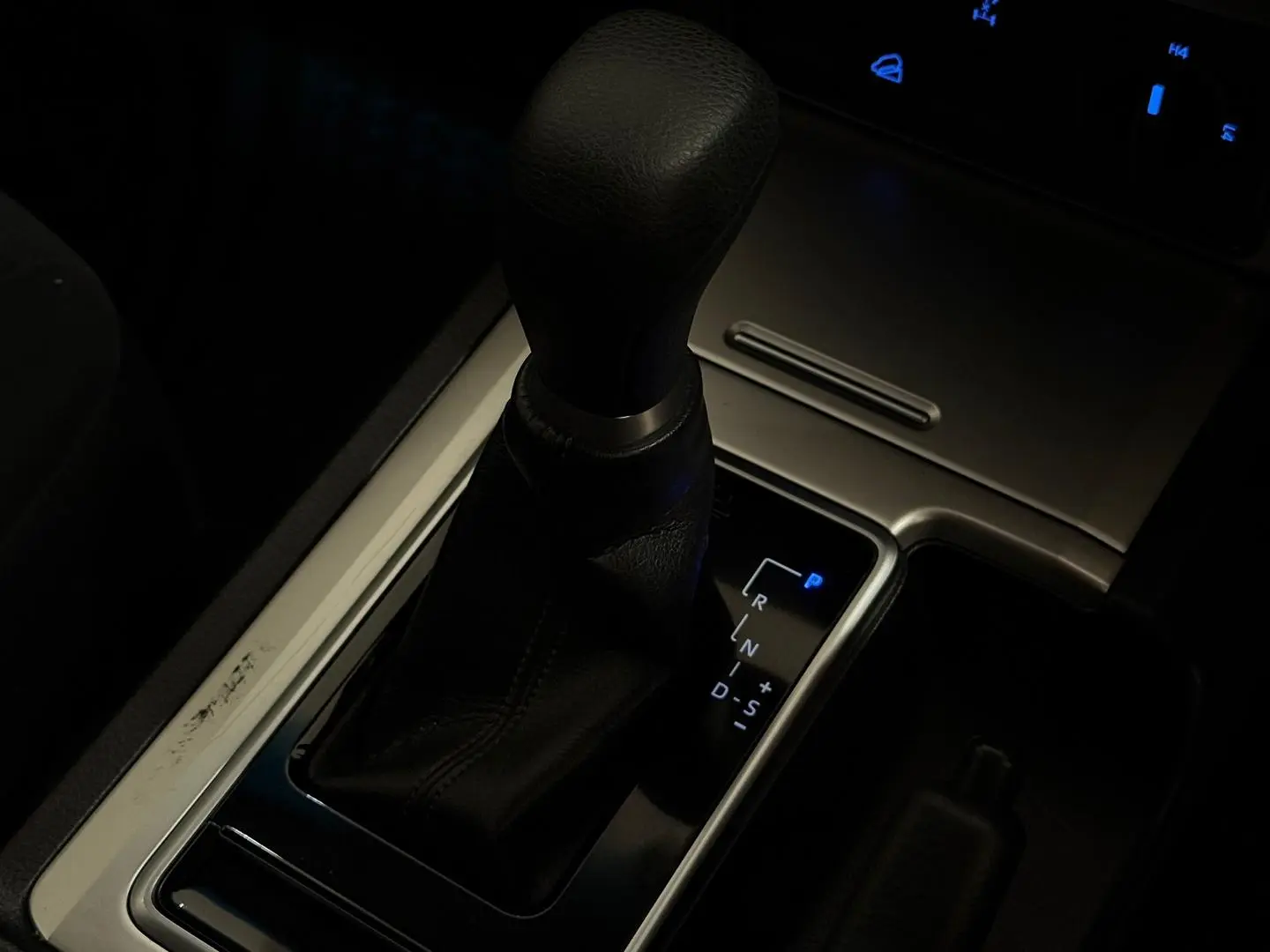 2020 Toyota Landcruiser Prado Gallery Image 20
