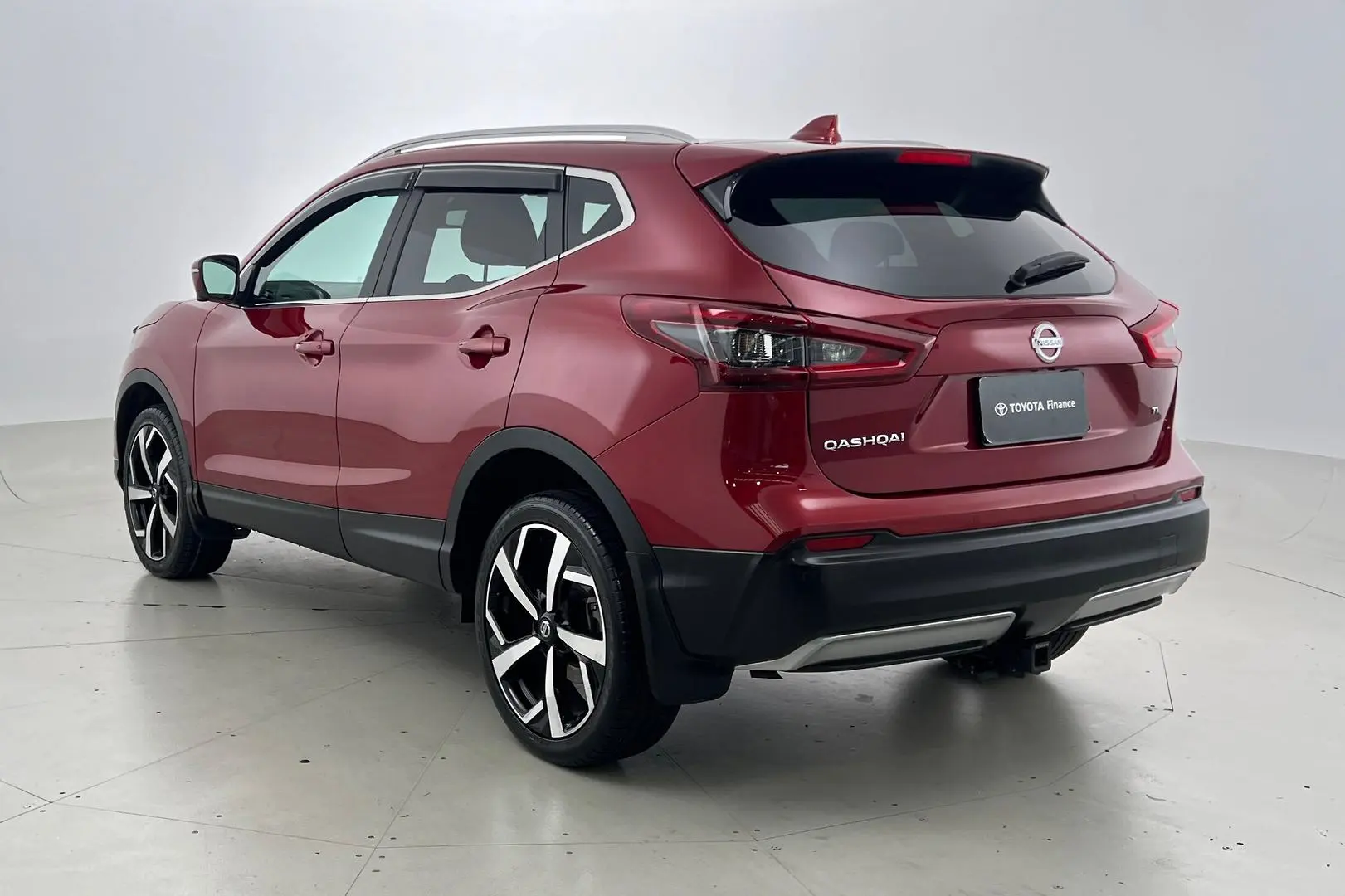 2020 Nissan QASHQAI Gallery Image 2