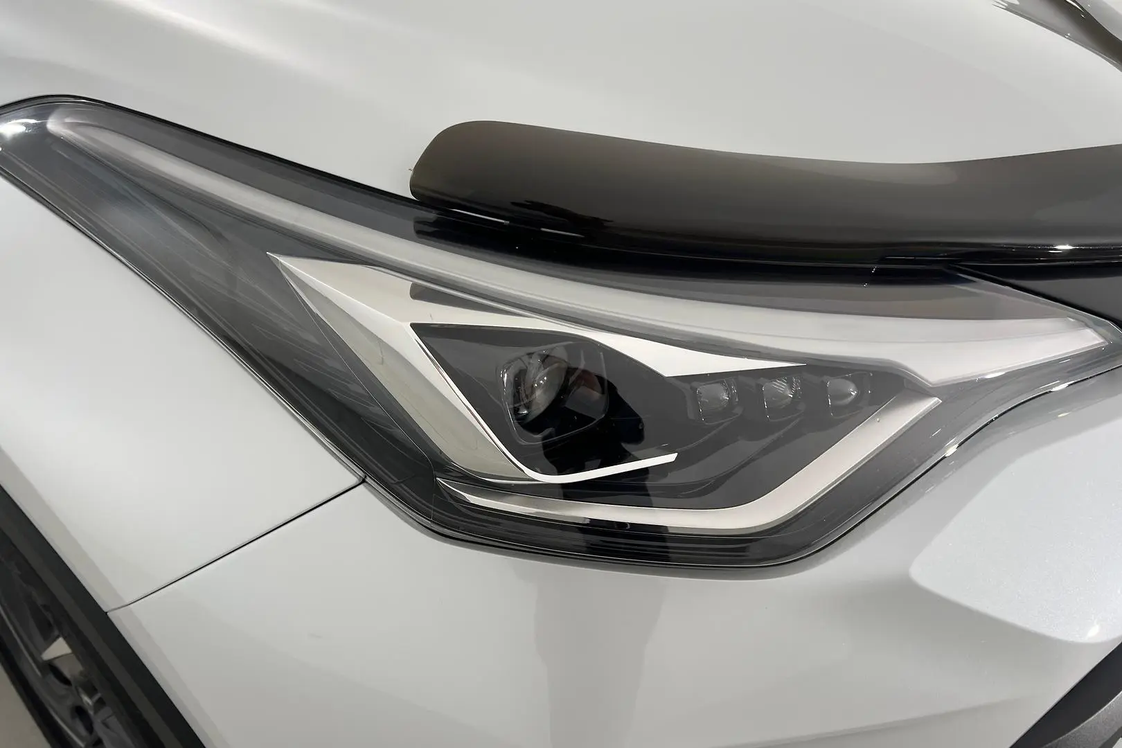 2022 Toyota C-HR Gallery Image 22