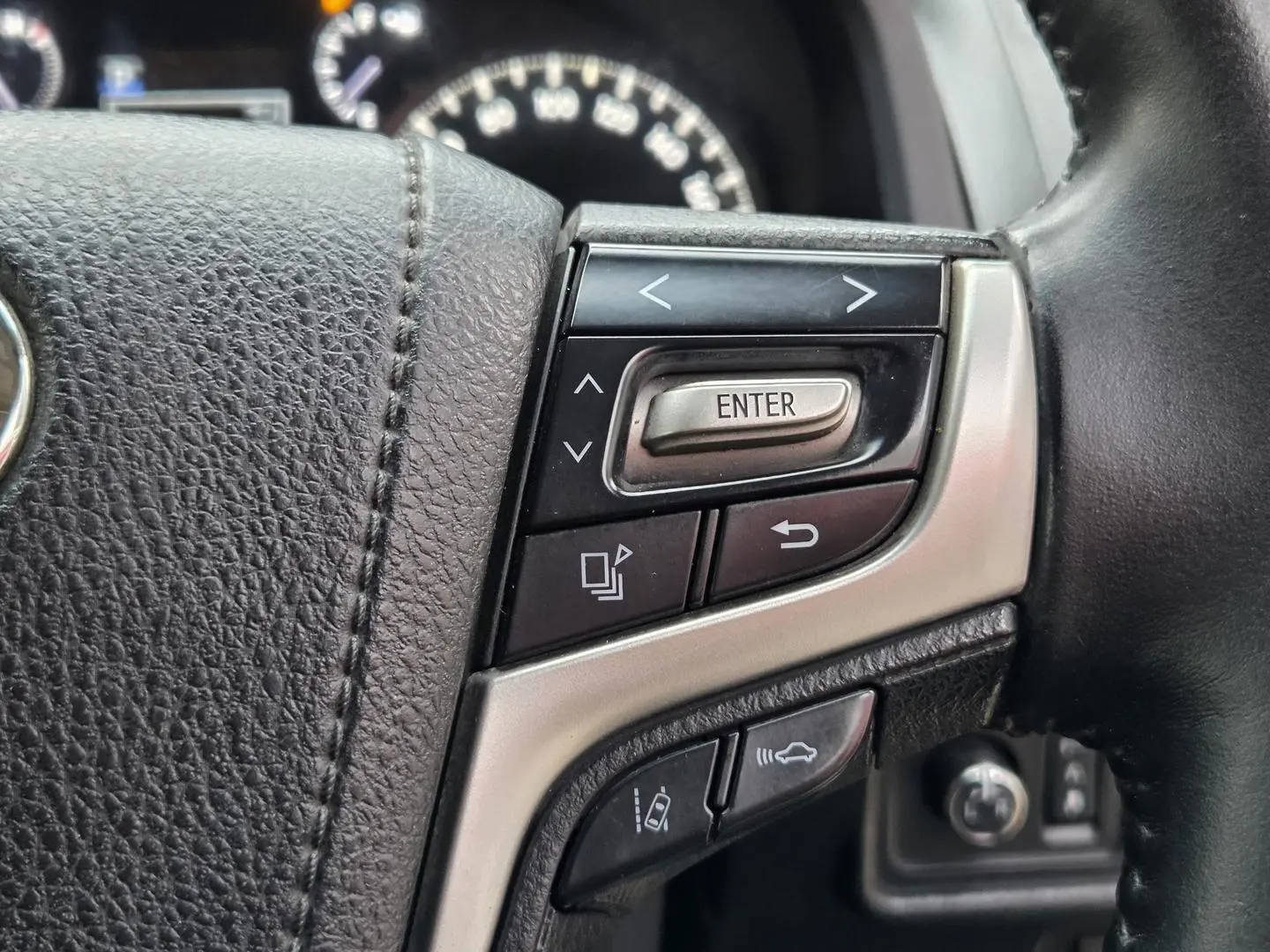 2020 Toyota Landcruiser Prado Gallery Image 17
