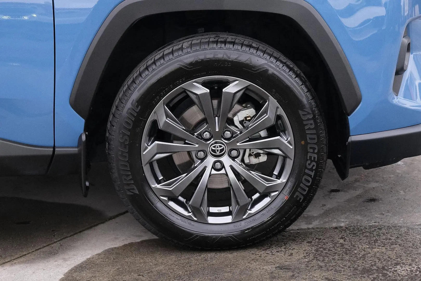 2024 Toyota RAV4 Gallery Image 6