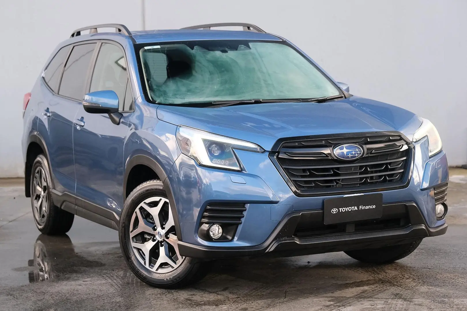 2023 Subaru Forester Gallery Image 1
