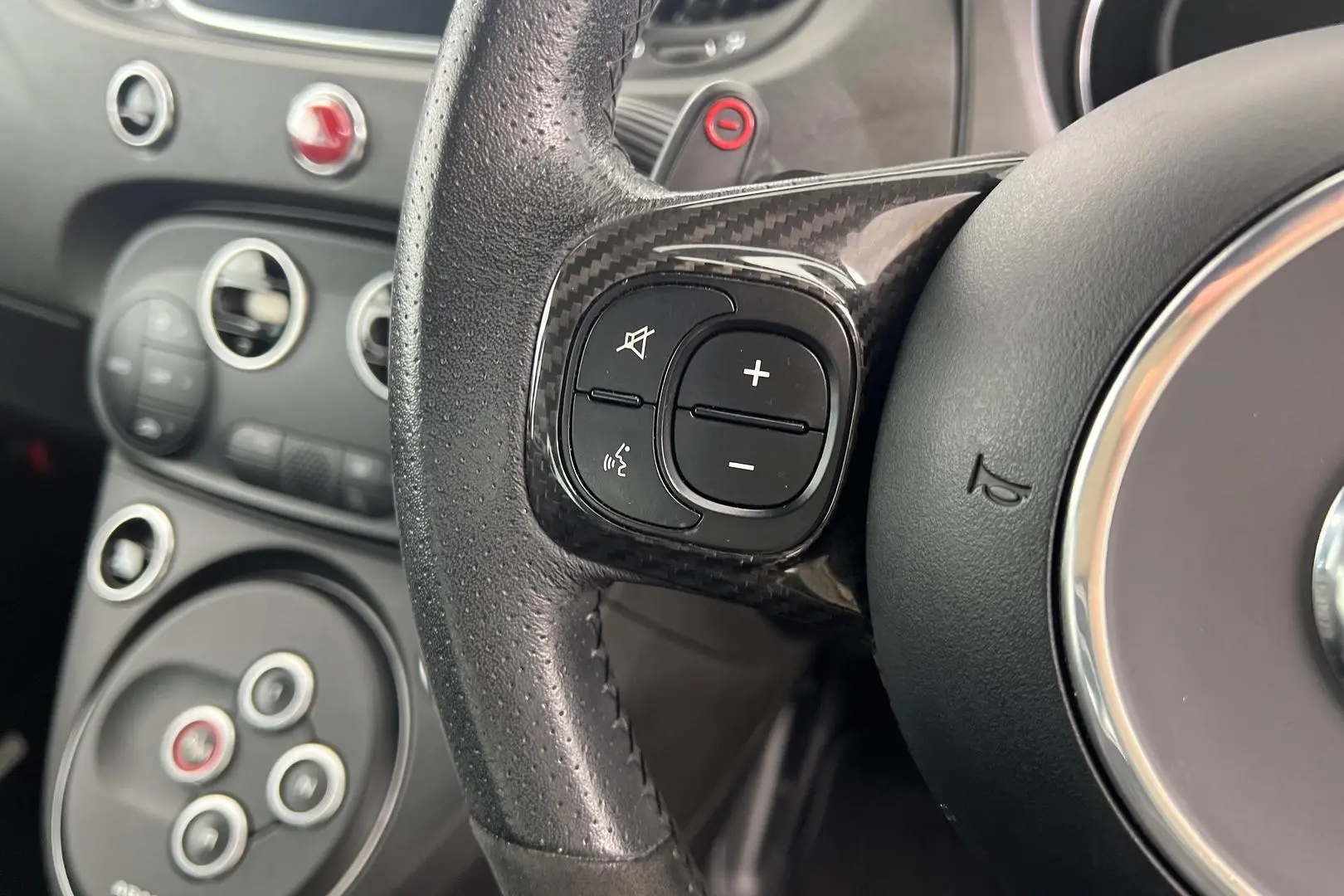 2021 Abarth 595 Gallery Image 16