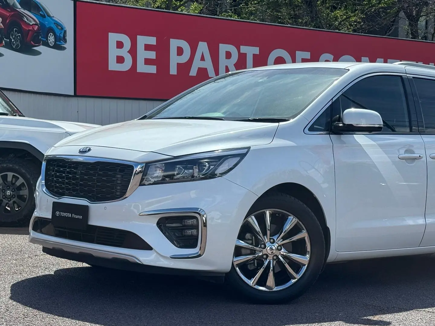 2019 Kia Carnival Gallery Image 11