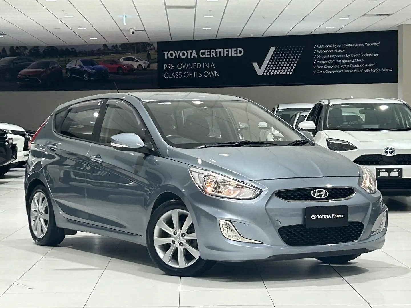 2017 Hyundai Accent Gallery Image 1