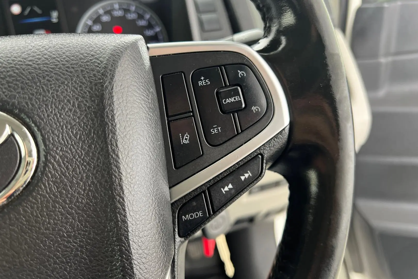 2019 Toyota Hiace Gallery Image 19