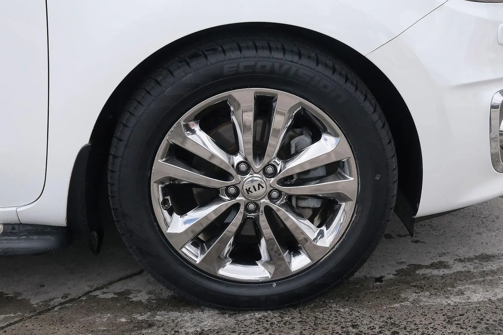 2017 Kia Carnival Gallery Image 6