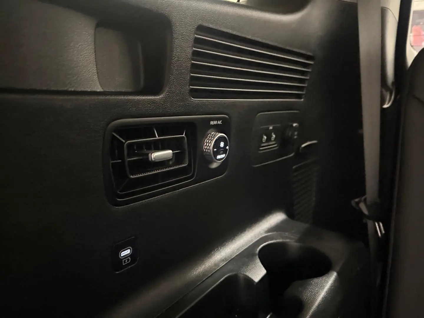 2025 Kia Sorento Gallery Image 16