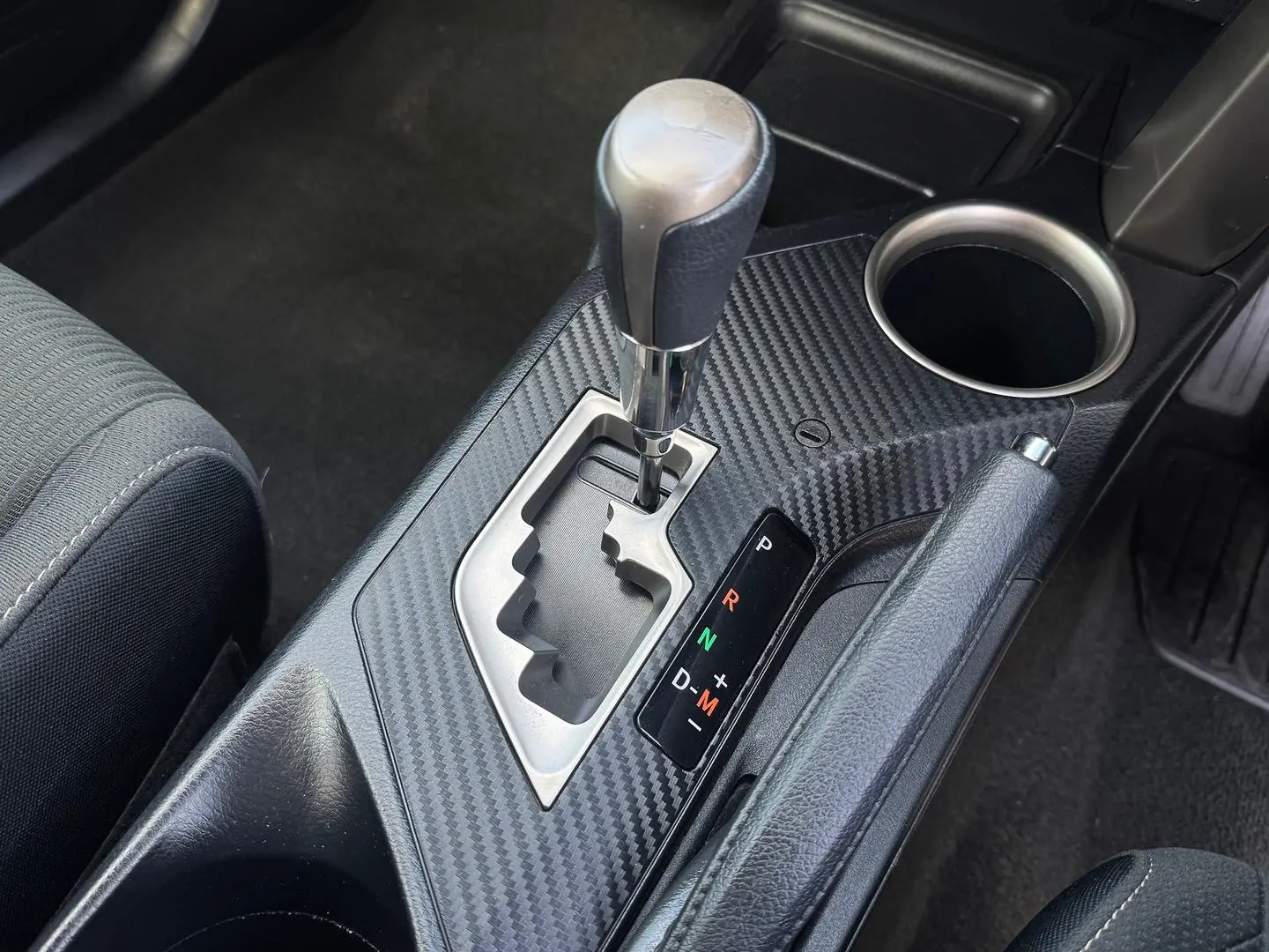 2015 Toyota RAV4 Gallery Image 15