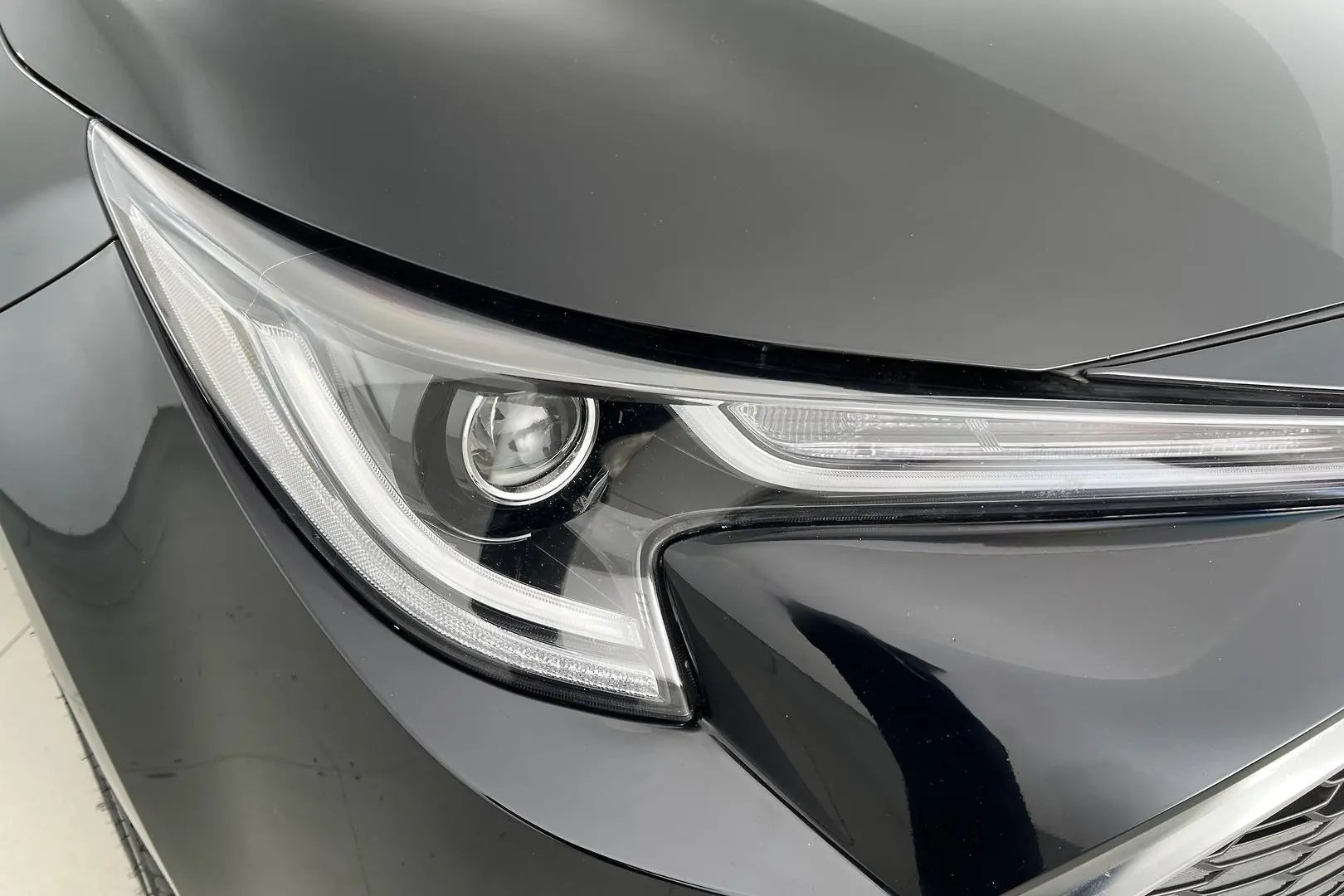 2019 Toyota Corolla Gallery Image 2