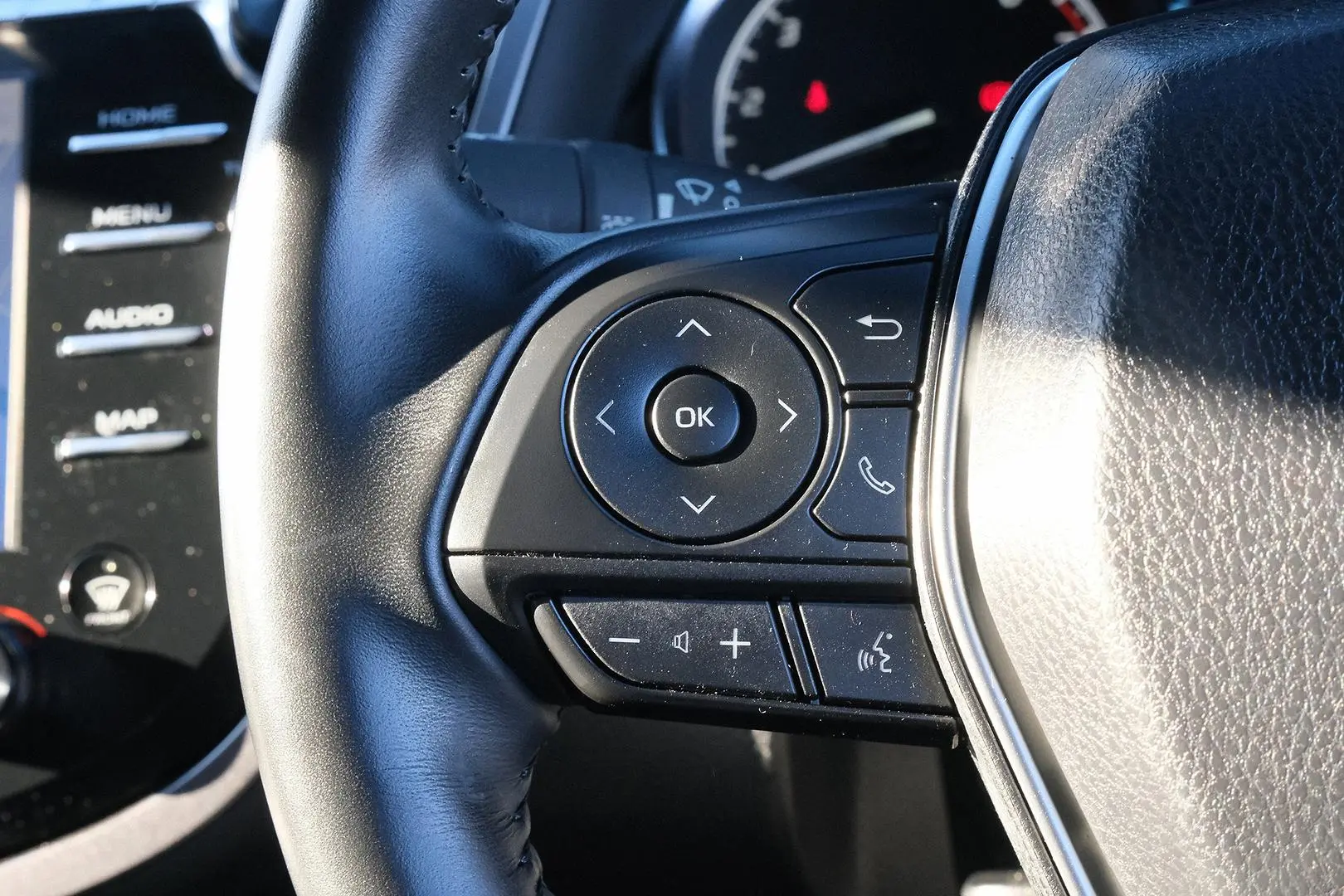 2018 Toyota Camry Gallery Image 16