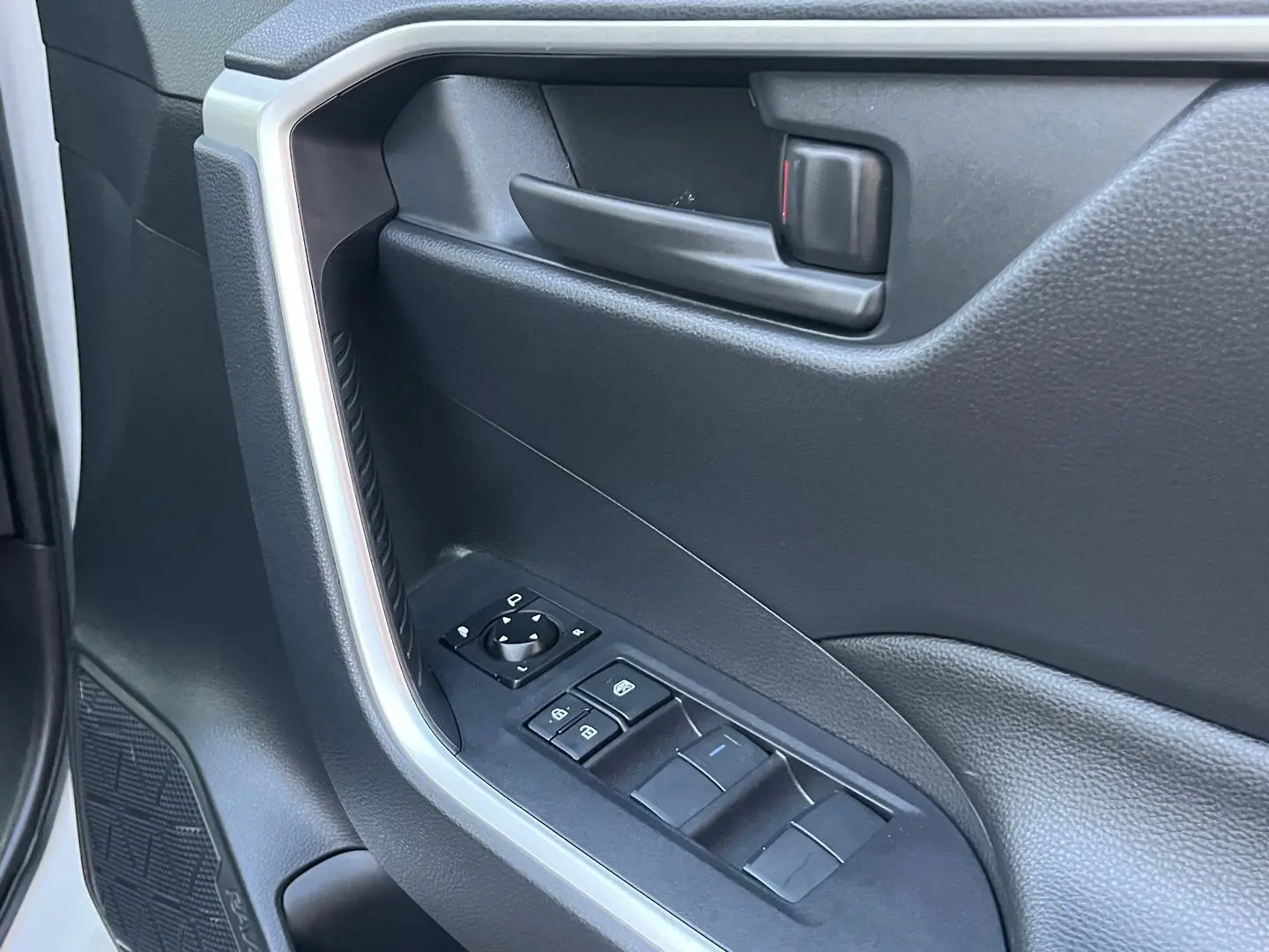 2023 Toyota RAV4 Gallery Image 15