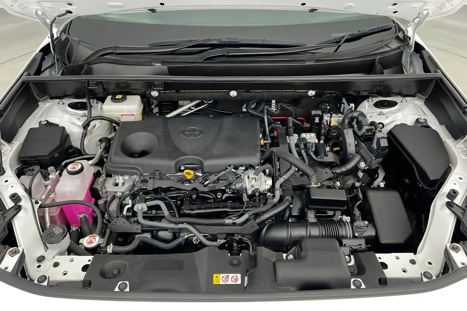 2022 Toyota RAV4 Gallery Image 24