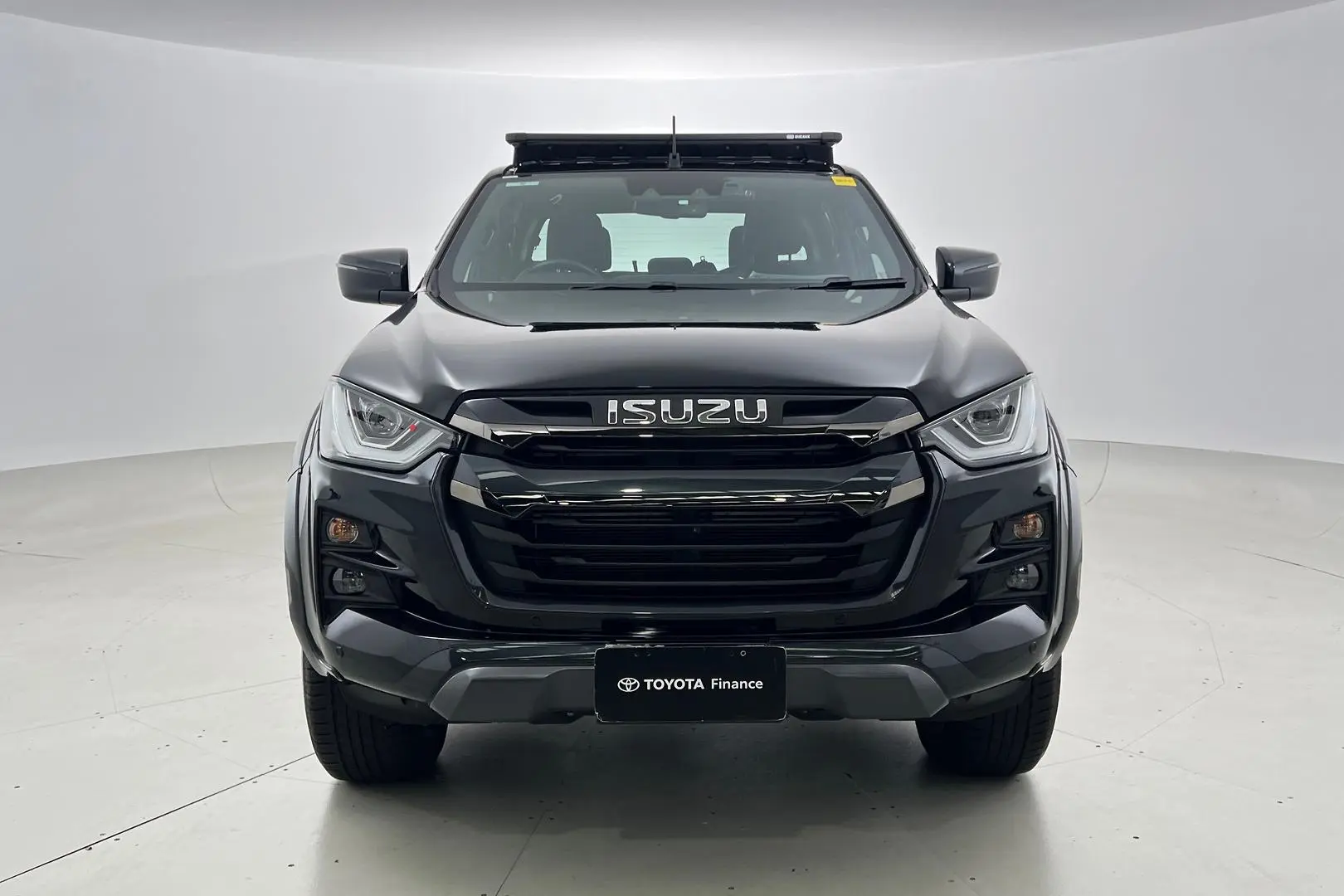 2023 Isuzu D-MAX Gallery Image 10