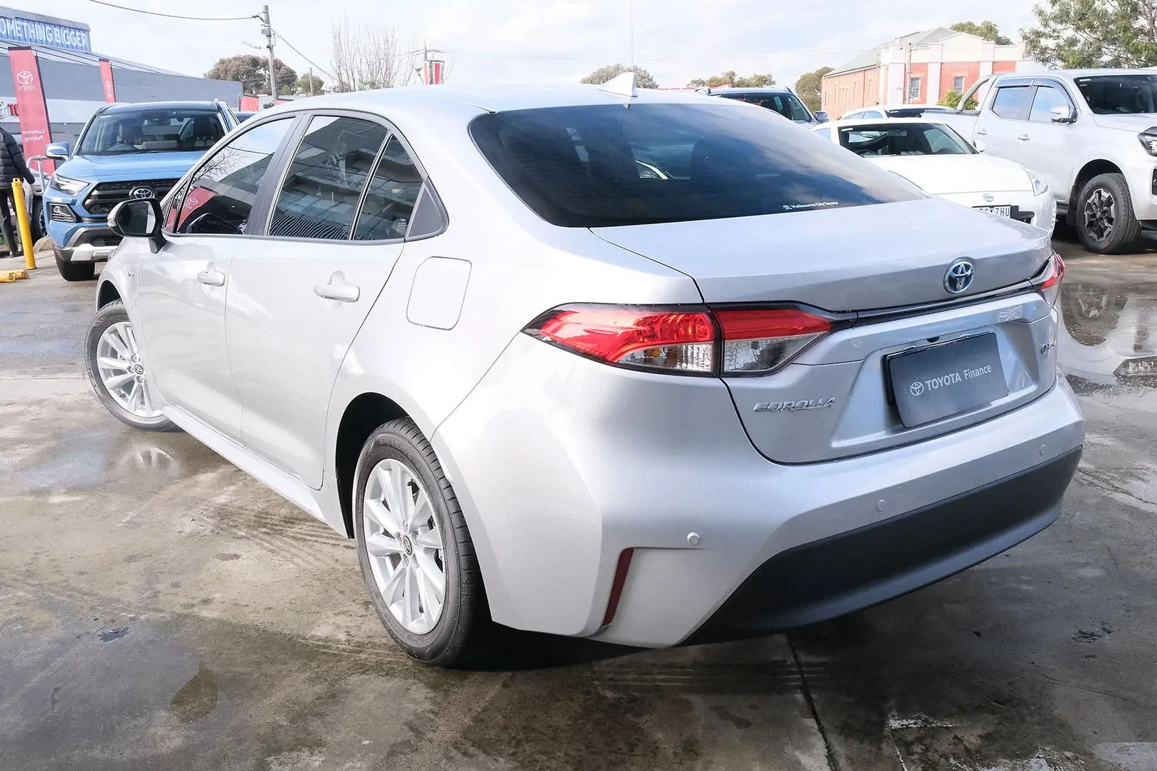 2025 Toyota Corolla Gallery Image 2