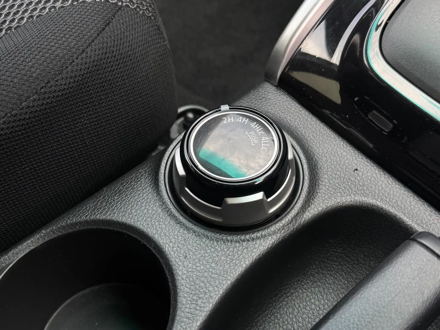 2017 Mitsubishi Triton Gallery Image 16