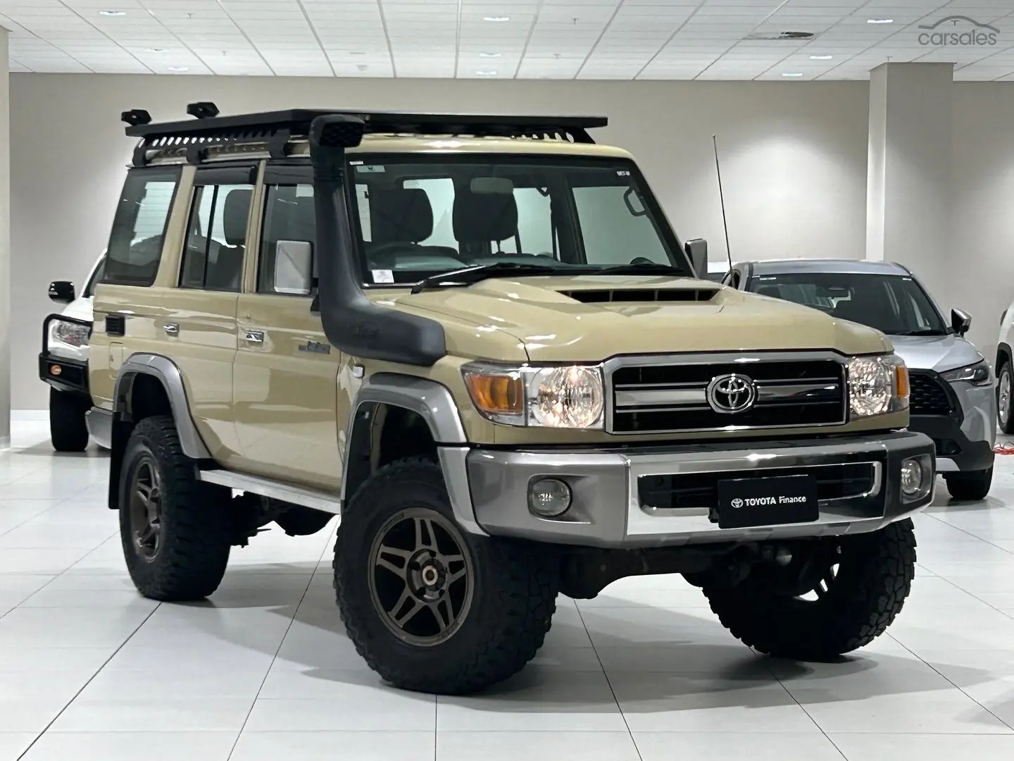 2020 Toyota Landcruiser Image 1