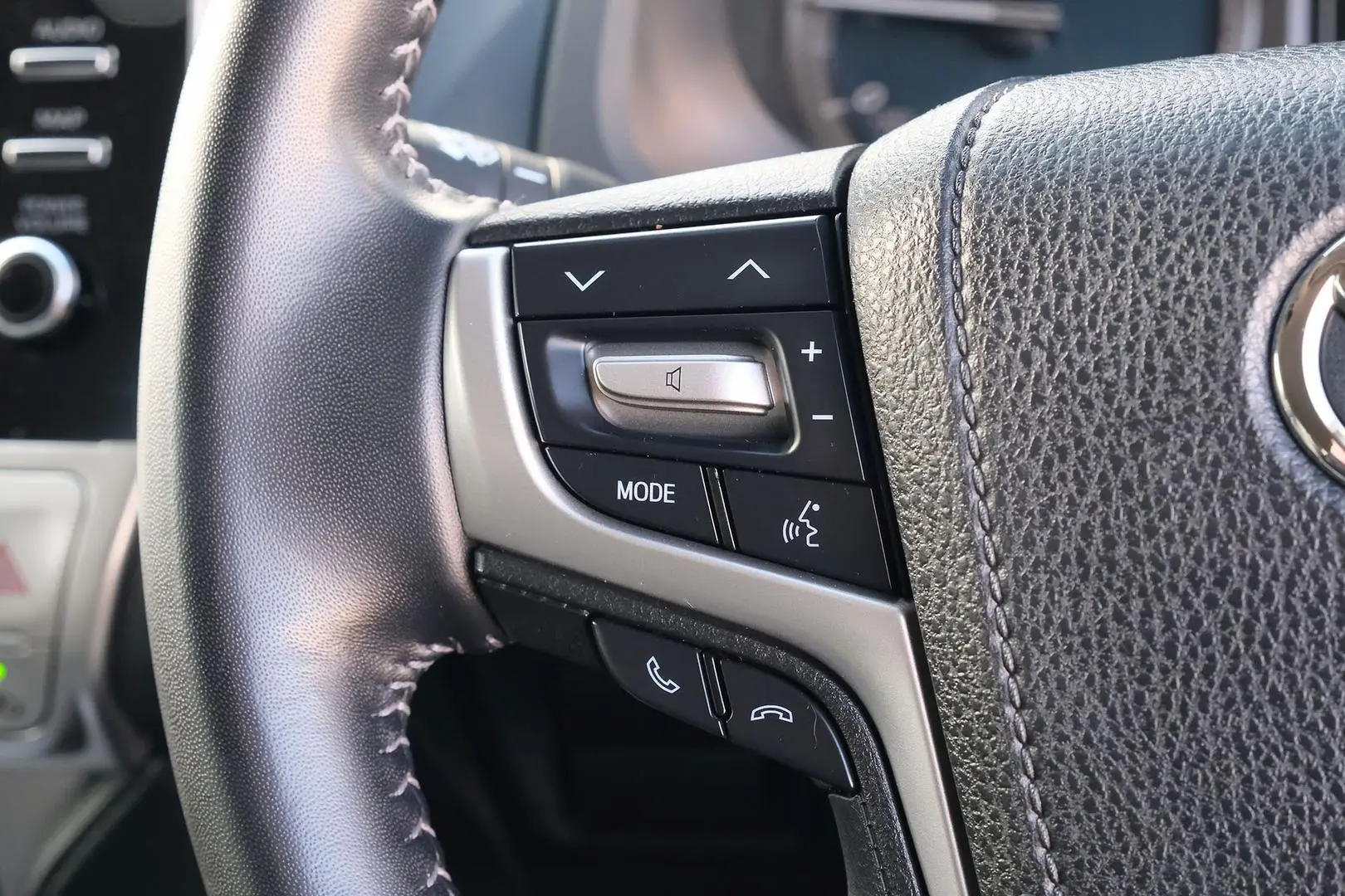 2021 Toyota Landcruiser Prado Gallery Image 17