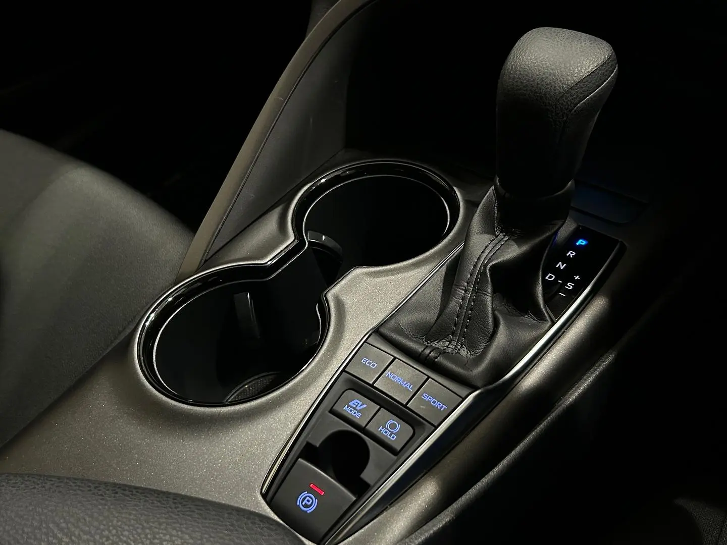 2021 Toyota Camry Gallery Image 17