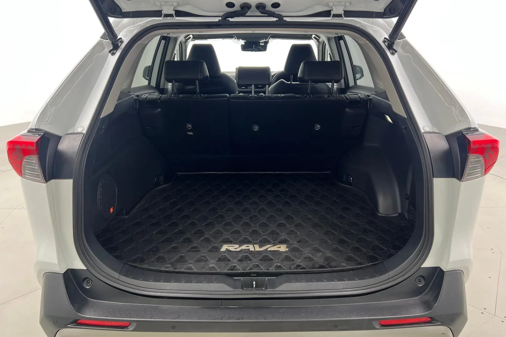 2023 Toyota RAV4 Gallery Image 19