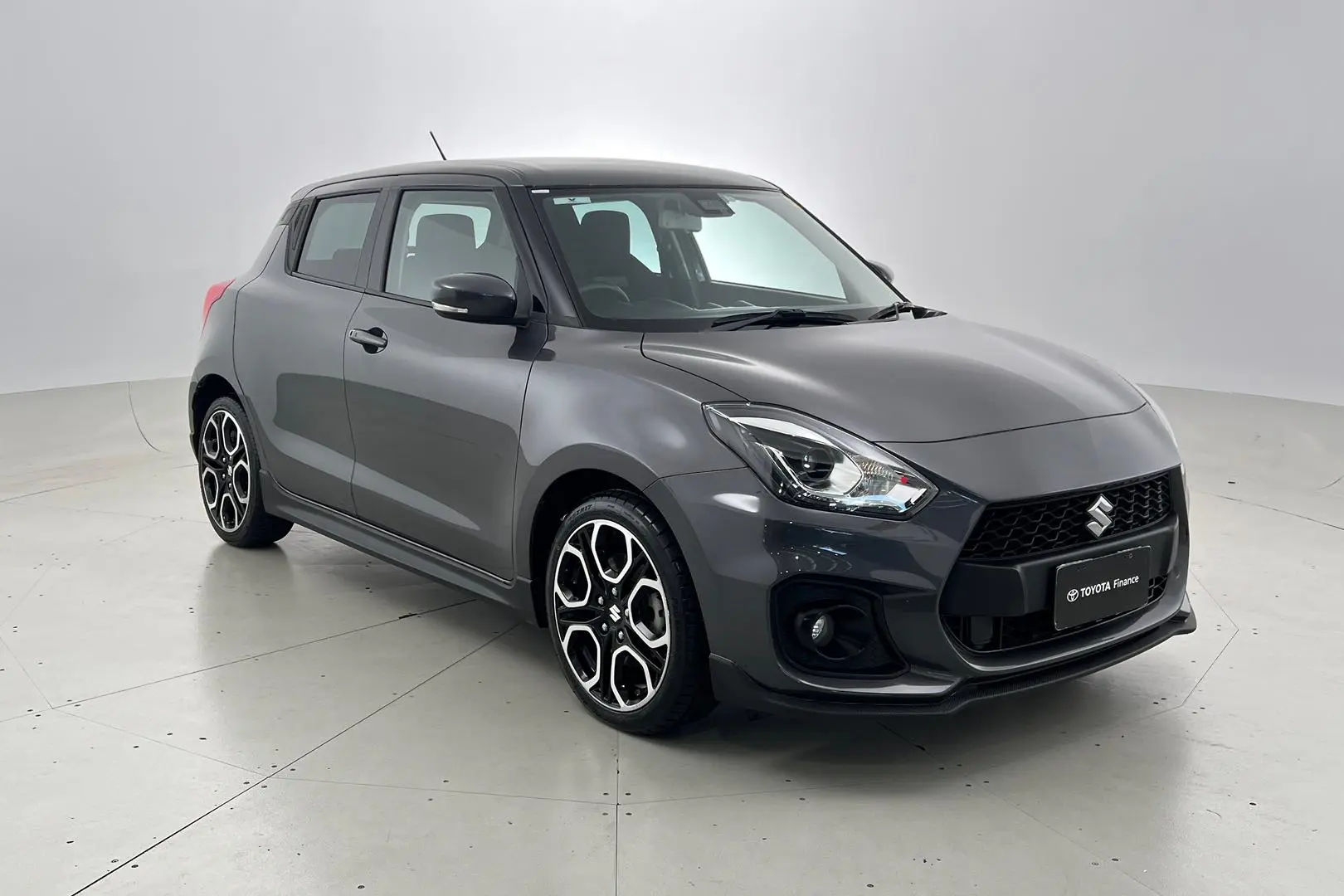 2018 Suzuki Swift Gallery Image 1