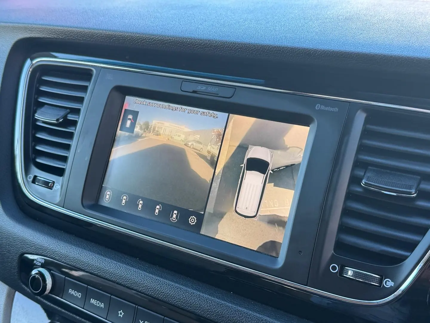 2018 Kia Carnival Gallery Image 16