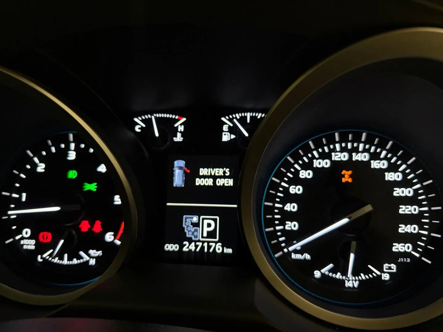 2013 Toyota Landcruiser Gallery Image 32