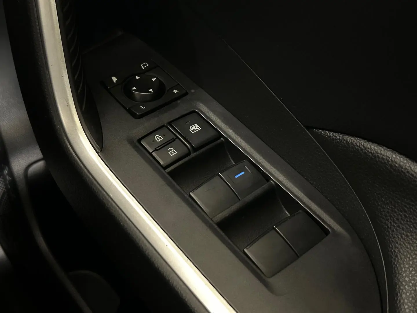 2022 Toyota RAV4 Gallery Image 21