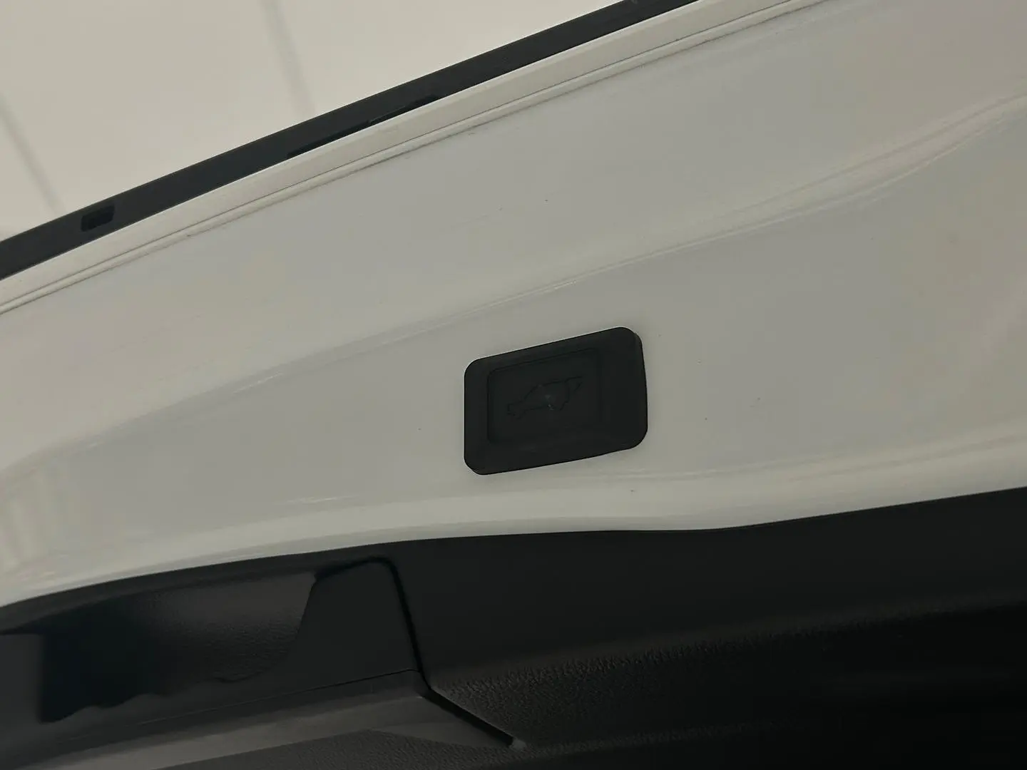 2024 Toyota RAV4 Gallery Image 14