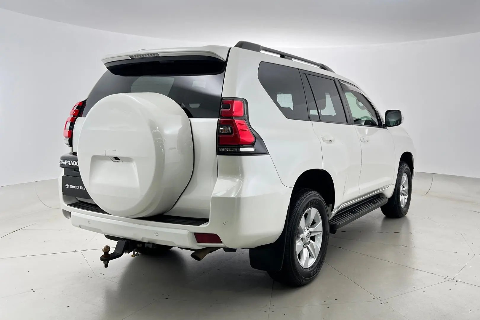 2019 Toyota Landcruiser Prado Gallery Image 4