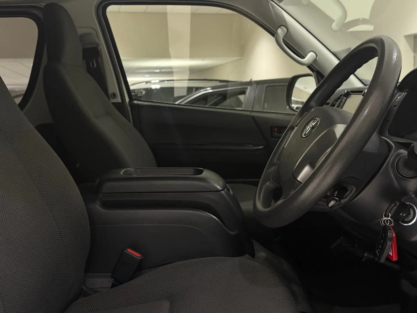2019 Toyota Hiace Gallery Image 10